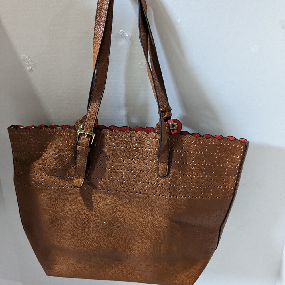 Elizabeth Grant faux leather tote bag with cutouts and scallop edge brown/red